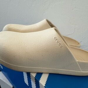 CROCS Beige Slide Sandals